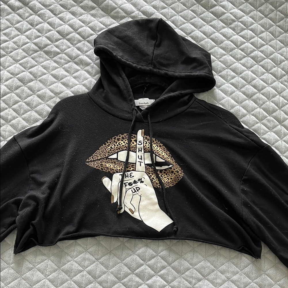 TeenBell Black Crop Top with Leopard Print Lips